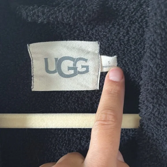 UGG Black Belted Robe - Picture 6 of 8